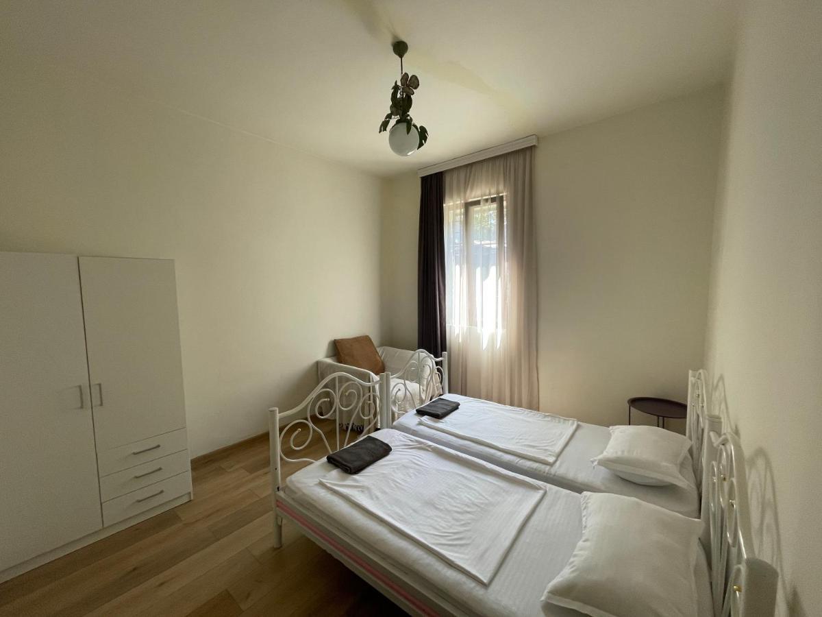Apartment In The City Center - Old Batoumi Extérieur photo